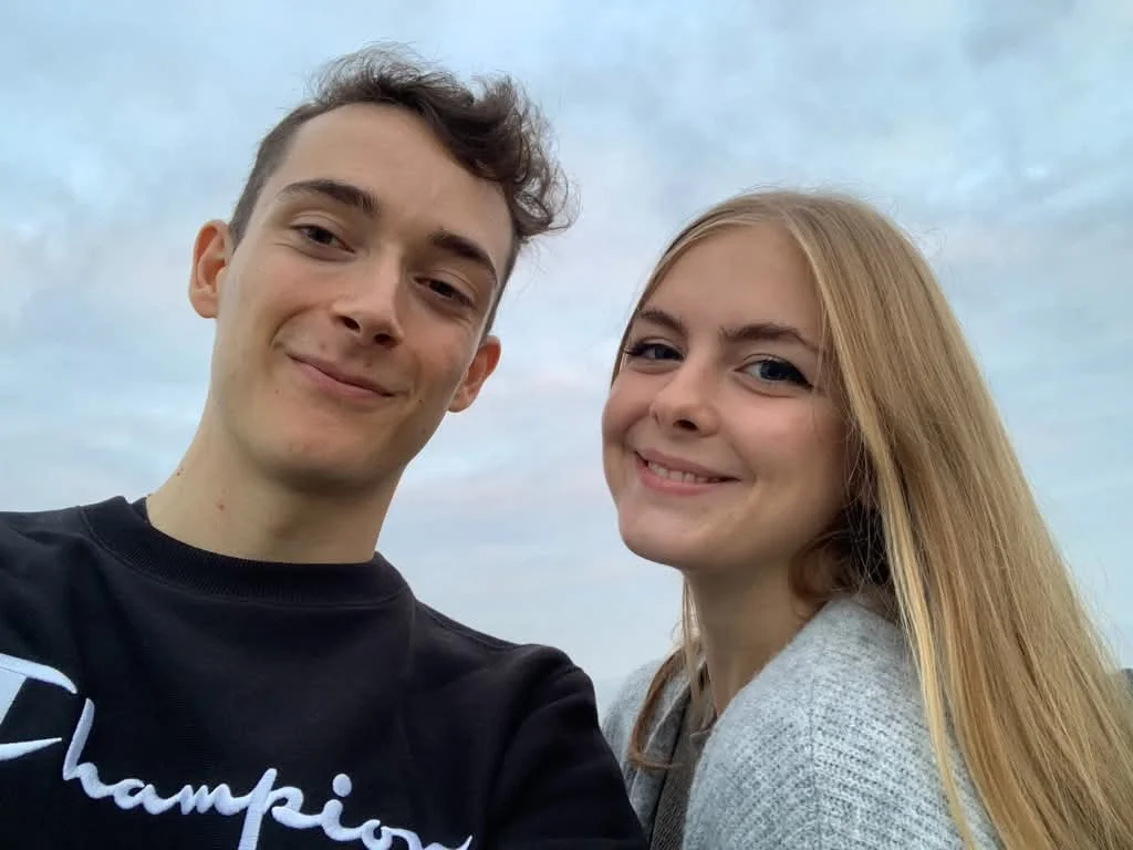 Yana en Guillaume in de periode van hun eerste fotoshoot in Oostende